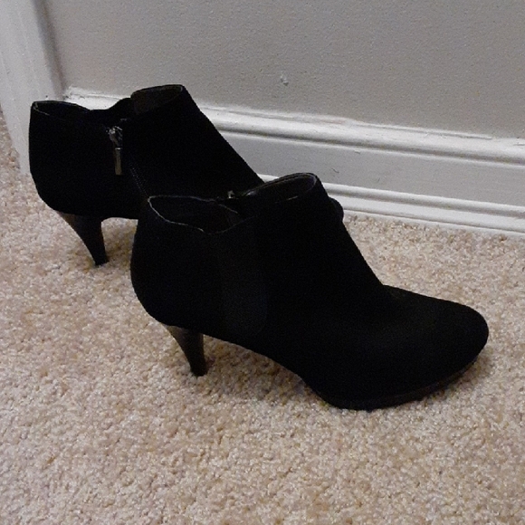 Bandolino Shoes - Elegant Black Ankle Boots